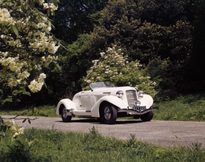 A 1935 Auburn 851 Speedster. Artist: Unknown