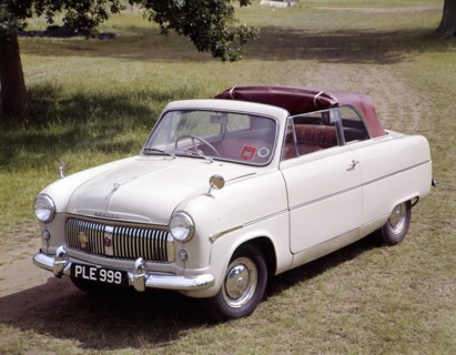 A 1955 Ford Consul Convertible MK 1. Artist: Unknown
