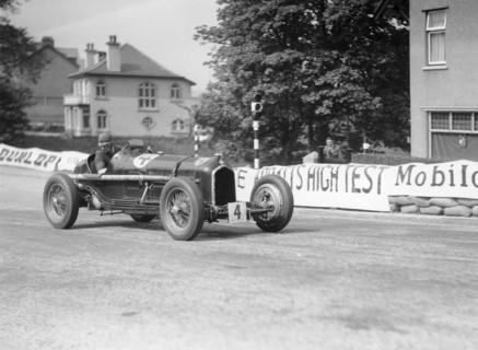 The Hon Brian Lewis in an Alfa Romeo Tipo B P3, Isle of Man, 1934. Artist: Unknown