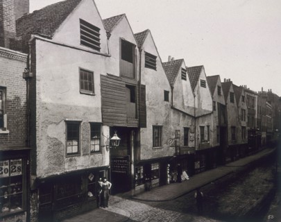 Bermondsey Street, Southwark, London, 1881. Artist: Henry Dixon