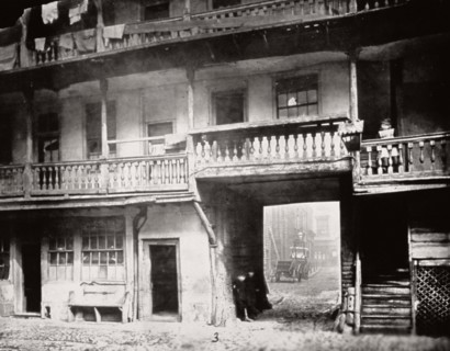 Gateway to the Oxford Arms Inn, Warwick Lane, from the courtyard, City of London, 1875.