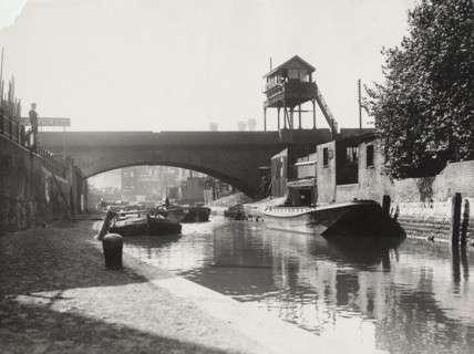 Limehouse Cut looking south from Commercial Road, Stepney, London, c1925. Artist: Unknown