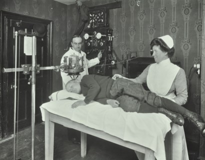 X-ray room for ring worm, Woolwich School Treatment Centre, London, 1914. Artist: Unknown.