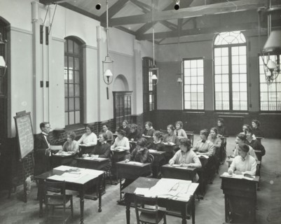 A lesson at the Fulham Girl Clerks' Training School, Fulham, London, 1915. Artist: Unknown.