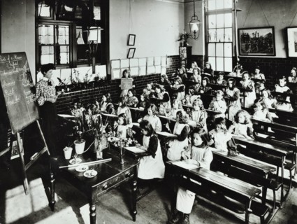 Nature lesson, Class IIIB, Albion Street Girls School, Rotherhithe, London, 1908. Artist: Unknown.