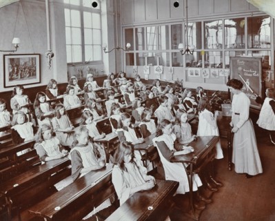 Classroom scene, Albion Street Girls School, Rotherhithe, London, 1908. Artist: Unknown.