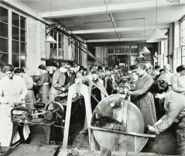 Female munitions workers, Shoreditch Technical Institute, London, 1915. Artist: Unknown.