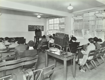 Lecture in progress, City Literary Institute, London, 1939. Artist: Unknown.