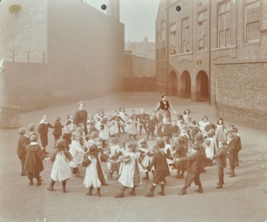 Children playing 'Twinkle, Twinkle, Little Star', Flint Street School, Southwark, London, 1908. Artist: Unknown.