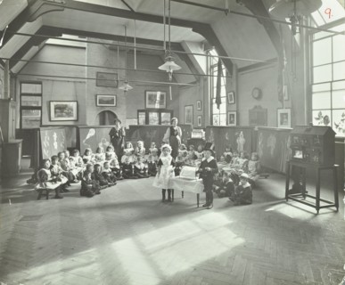 Recitation of The Sick Dolly, Flint Street School, Southwark, London, 1908. Artist: Unknown.