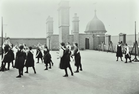 Playing netball, Myrdle Street Girls School, Stepney, London, 1908. Artist: Unknown.
