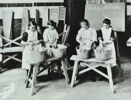 Laundry work, Tennyson Street School, Battersea, London, 1907. Artist: Unknown.