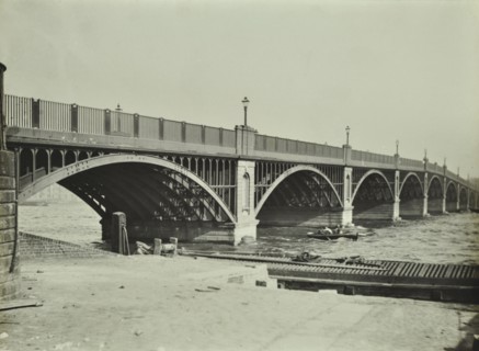 Old Vauxhall Bridge, London, 1903. Artist: Unknown.