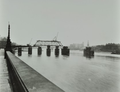 Temporary bridge over the River Thames being dismantled, London, 1948. Artist: Unknown.