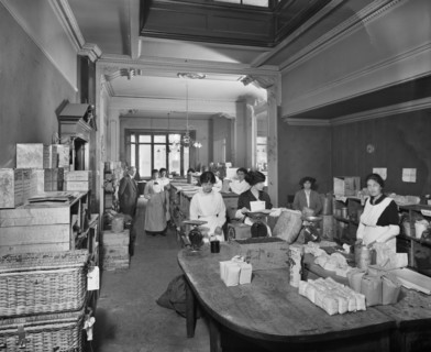 Women packing groceries at the National Food Fund building, London, February 1915