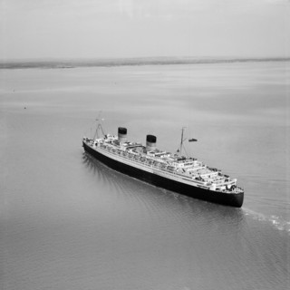 RMS 'Queen Elizabeth' in the Solent approaching Southampton Water, Hampshire, 1949