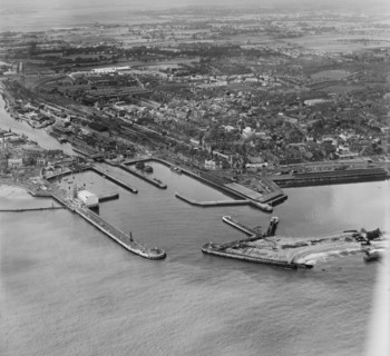 Outer Harbour and Waveney Dock, Lowestoft, Suffolk, 1958