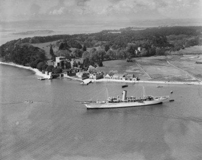 Montague Grahame-White's steam yacht 'Alacrity' and Brownsea Island, Dorset, from the east, 1933