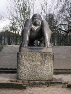 Guy The Gorilla', sculpture by David Wynne, Crystal Palace Park, Sydenham, London, 2016