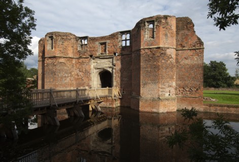 Gatehouse and approach bridge, Kirby Muxloe Castle, Leicestershire, 2006