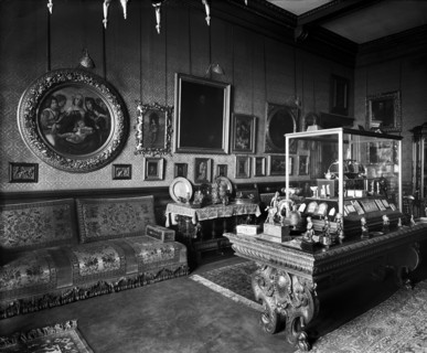 The Red Room, Bath House, Piccadilly, London, 1911