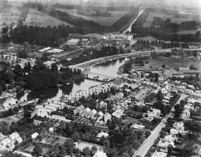 Hampton Court, Richmond-upon-Thames, London, 1920