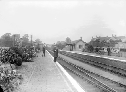 Long Hanborough Railway Station, Oxfordshire, 1920