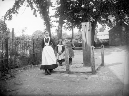 Village pump, Grandborough, Warwickshire, 1901