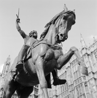 Statue of Richard the Lionheart, Old Palace Yard, Westminster, London, c1945-c1980