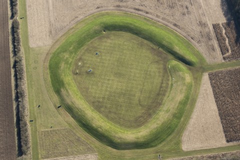 Mysterious circular earthwork structure near Norsebury Ring hillfort, Hampshire, 2018