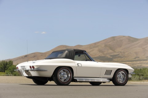 Chevrolet Corvette cv 427 1967. Artist: Simon Clay.