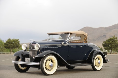Ford 18 Deluxe Roadster 1932. Artist: Simon Clay.