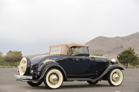 Ford 18 Deluxe Roadster 1932. Artist: Simon Clay.