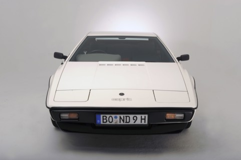 Lotus Esprit 1977 from the James Bond film The Spy Who Loved Me. Artist: Simon Clay.