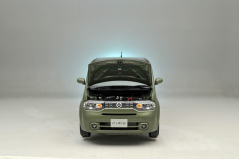 Nissan Cube 2008. Artist: Simon Clay.