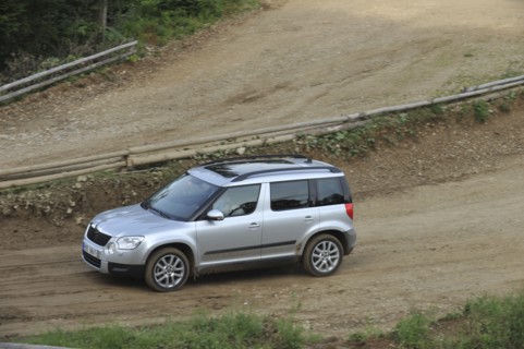 Skoda Yeti 2009. Artist: Simon Clay.