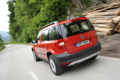 Skoda Yeti 2009. Artist: Simon Clay.