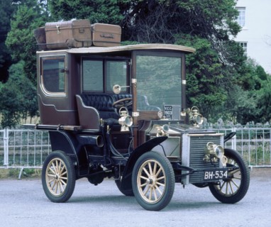 1903 White 10hp steamer limousine. Artist: Unknown.