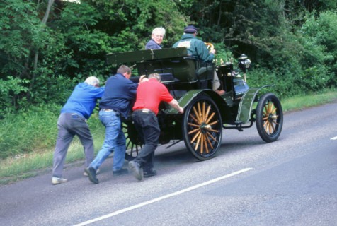 1899 Daimler broken down on a rally. Artist: Unknown.