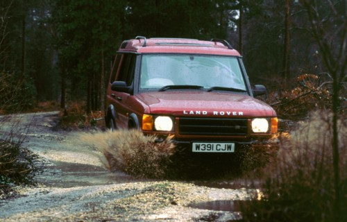 2000 Land Rover Discovery TD5. Artist: Unknown.
