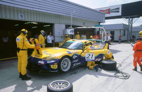 1999 Chrysler Viper,fia gt silverstone 500, in pits. Artist: Unknown.
