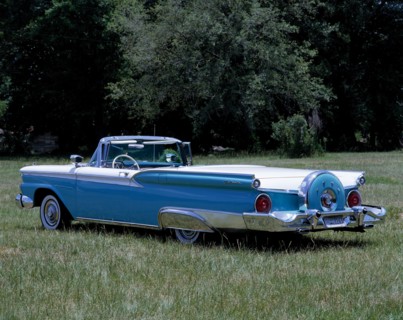 1959 Ford Skyliner . Artist: Unknown.