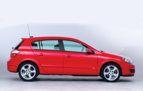 2004 Vauxhall Astra . Artist: Unknown.