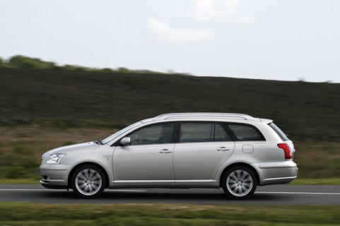 2004 Toyota Avensis Estate Artist: Unknown.