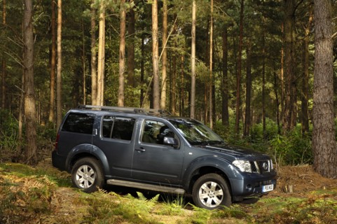 2005 Nissan Pathfinder 2.5 Tspec dci Artist: Unknown.