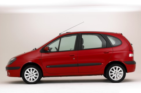 2003 Renault Scenic Artist: Unknown.
