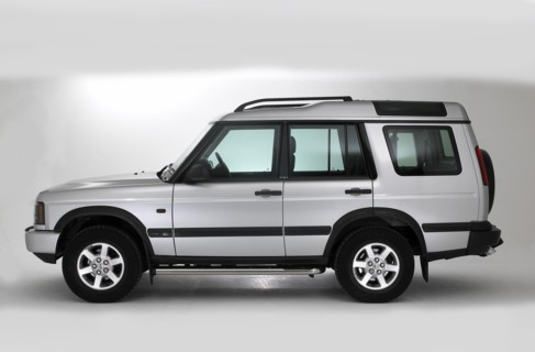 2003 Land Rover Discovery Artist: Unknown.