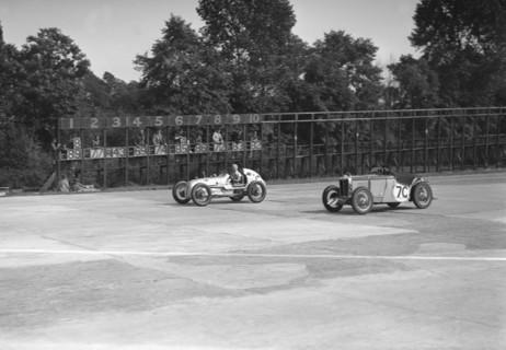 Kay Petre's Austin OHC 744 cc, LCC Relay GP, Brooklands, 26 July 1937. Artist: Bill Brunell.