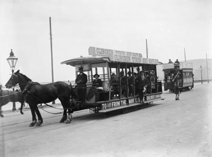 Horse bus at the RAC TT race, Isle of Man, 10 June 1914. Artist: Bill Brunell.