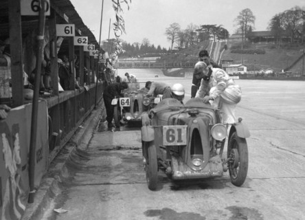 MG C types at the JCC Double Twelve race, Brooklands, 8/9 May 1931. Artist: Bill Brunell.
